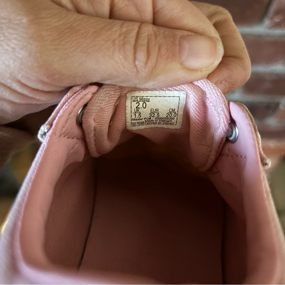 Vans Kids Pink Low-Top Canvas Sneakers with White Stripe - Picture 2 of 6